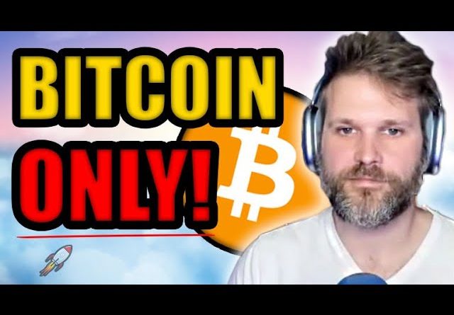 CONFRONTING A BITCOIN MAXIMALIST! 😤 🤬 🤯